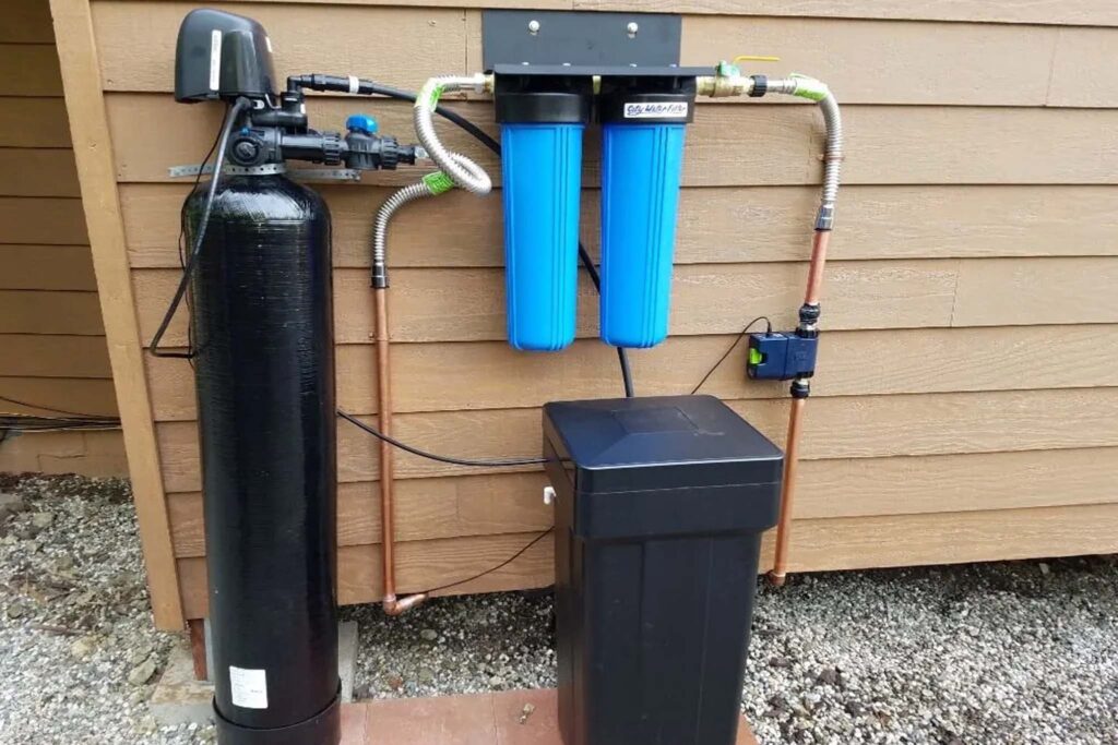 Diagram showing different types of water softeners: salt-based, salt-free, dual-tank